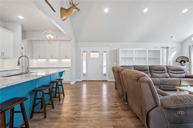 12321 Kenneth Price Road, Elm Springs, AR 72762