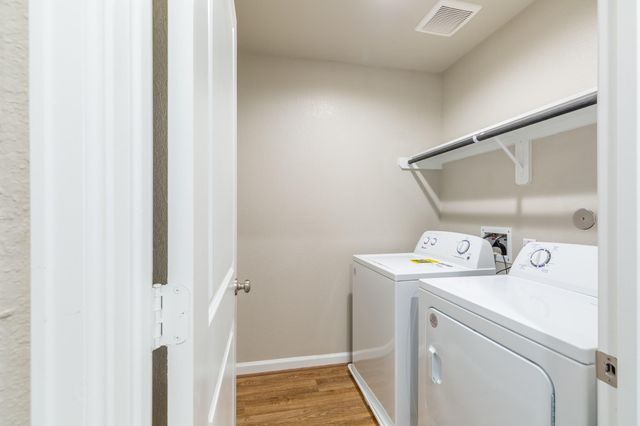 219 Park Place Circle D, Waller, TX 77484