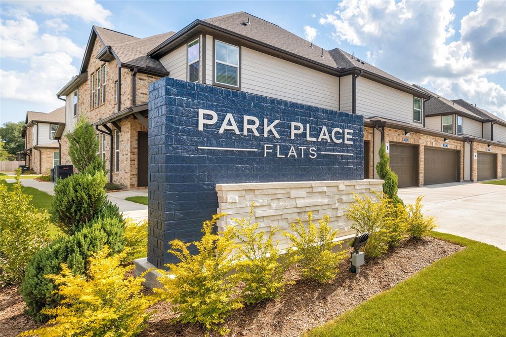 219 Park Place Circle D, Waller, TX 77484