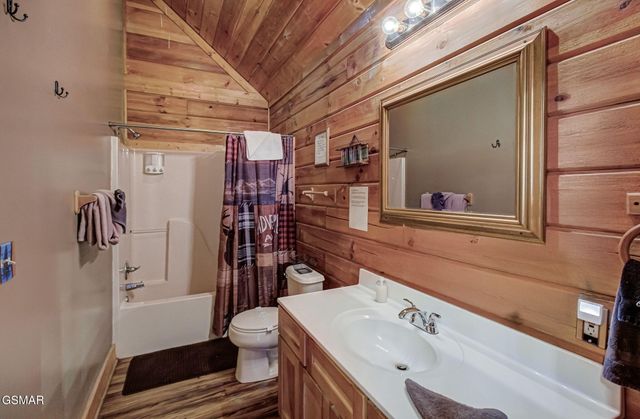 515 Chickasaw Gap Way, Pigeon Forge, TN 37863