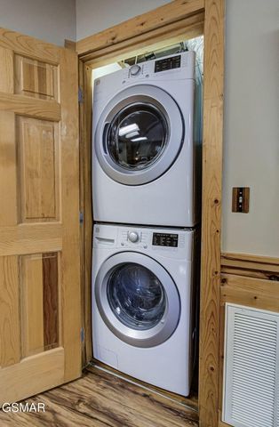 515 Chickasaw Gap Way, Pigeon Forge, TN 37863