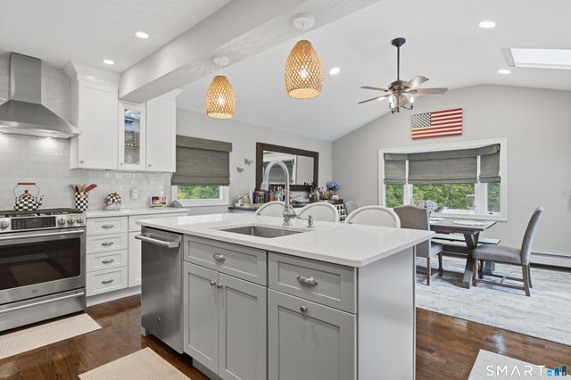 38 Francis Lane, Greenwich, CT 06831
