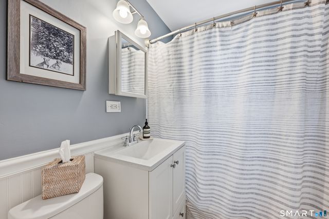 38 Francis Lane, Greenwich, CT 06831