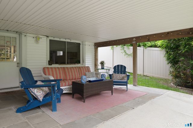 38 Francis Lane, Greenwich, CT 06831