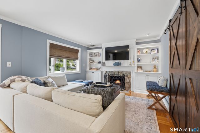38 Francis Lane, Greenwich, CT 06831