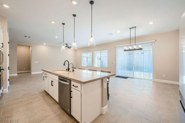 10049 Auburn Rose Avenue, Las Vegas, NV 89143