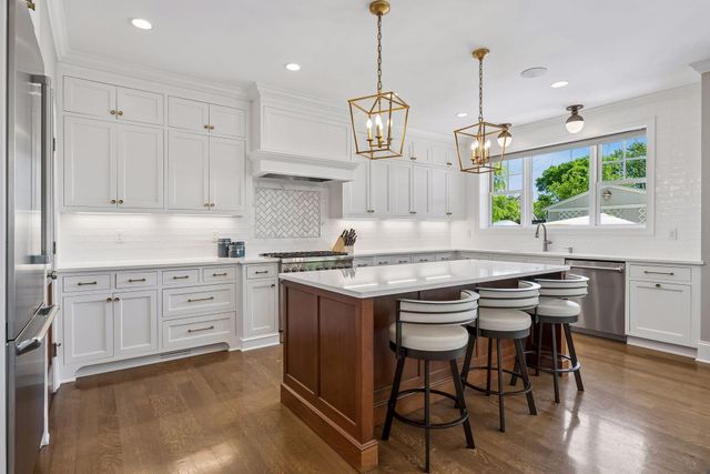 5913 Kellogg Avenue, Edina, MN 55424
