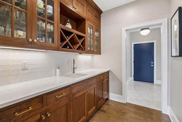 5913 Kellogg Avenue, Edina, MN 55424
