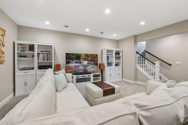 5913 Kellogg Avenue, Edina, MN 55424