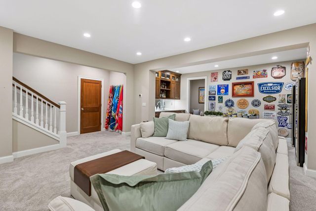 5913 Kellogg Avenue, Edina, MN 55424