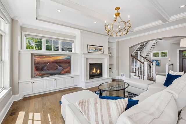 5913 Kellogg Avenue, Edina, MN 55424