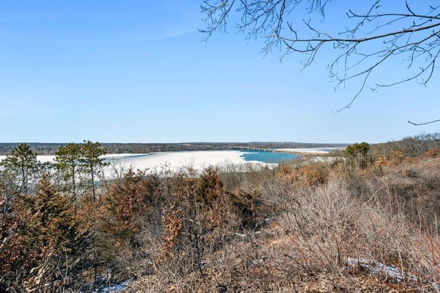 1431 Hazelcrest Drive, Hudson, WI 54016