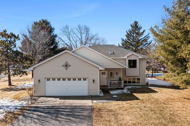 1431 Hazelcrest Drive, Hudson, WI 54016