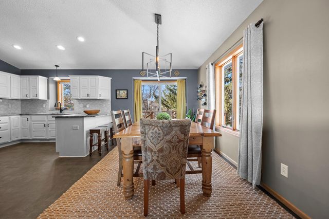 1431 Hazelcrest Drive, Hudson, WI 54016