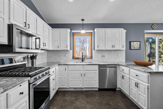 1431 Hazelcrest Drive, Hudson, WI 54016