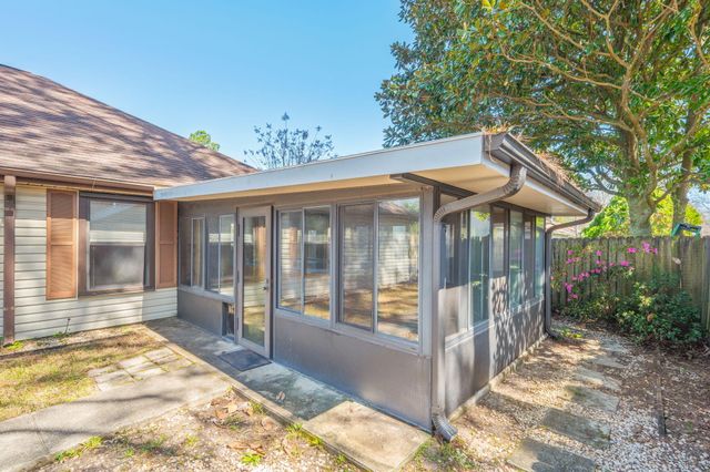 2328 Willow Bend Boulevard, Fort Walton Beach, FL 32547