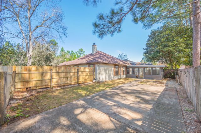 2328 Willow Bend Boulevard, Fort Walton Beach, FL 32547