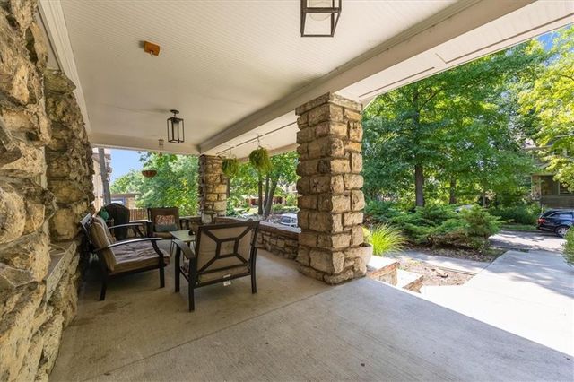 3717 Tracy Avenue, Kansas City, MO 64109