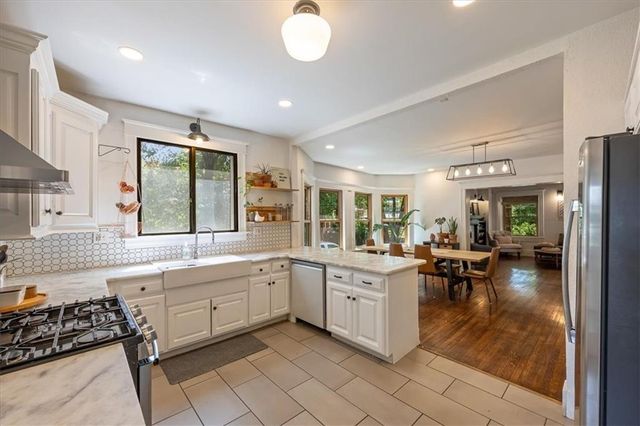 3717 Tracy Avenue, Kansas City, MO 64109