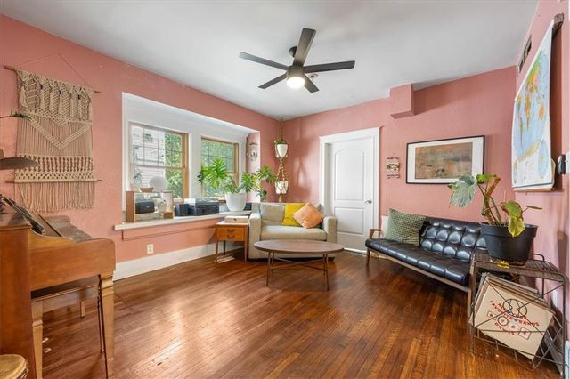 3717 Tracy Avenue, Kansas City, MO 64109