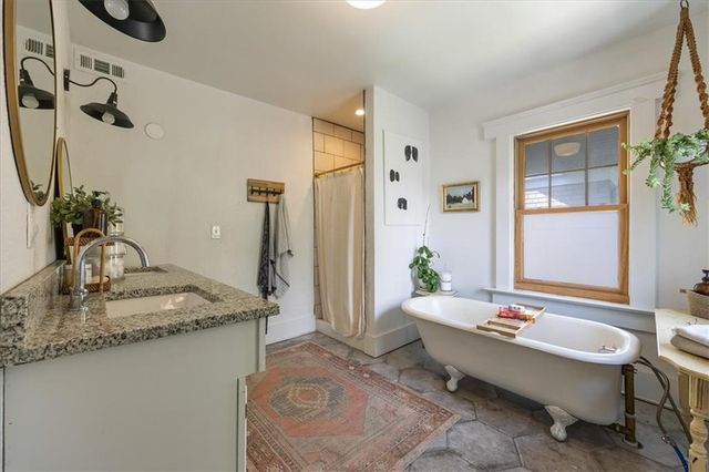 3717 Tracy Avenue, Kansas City, MO 64109