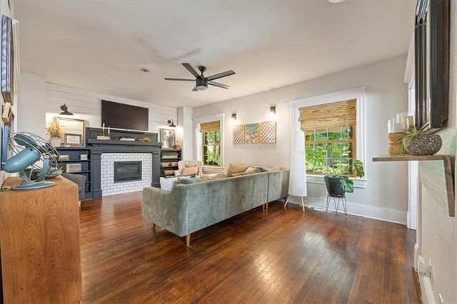3717 Tracy Avenue, Kansas City, MO 64109