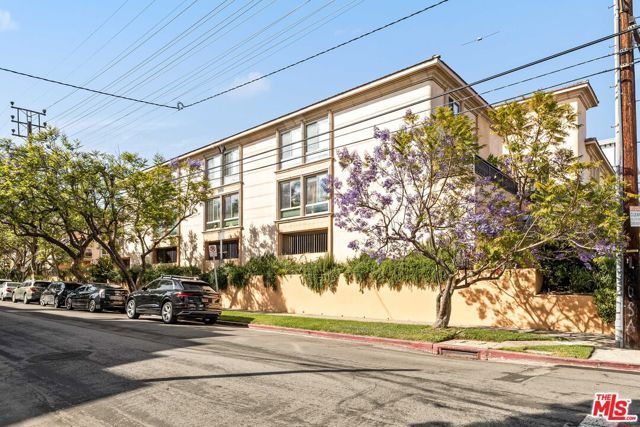 1000 S Westgate Avenue 209, Los Angeles, CA 90049
