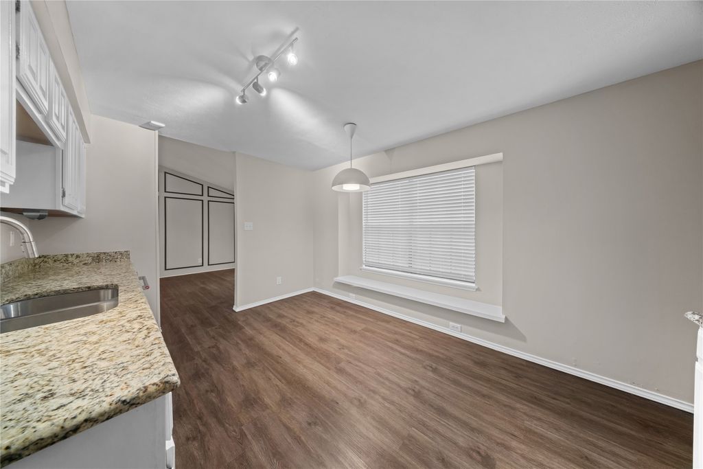 Image 12 of property listing at 11136 Mccree Road, Dallas, TX 75238