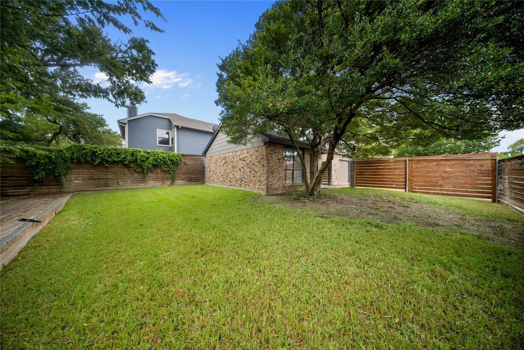 Image 2 of property listing at 11136 Mccree Road, Dallas, TX 75238
