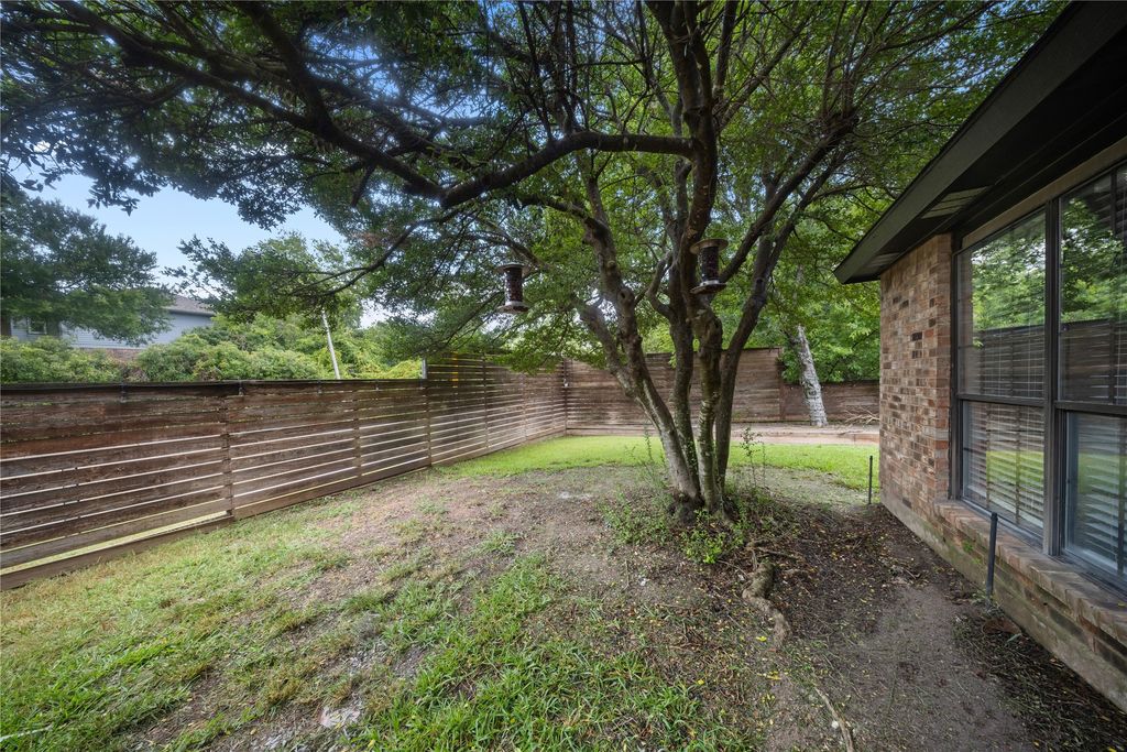 Image 20 of property listing at 11136 Mccree Road, Dallas, TX 75238