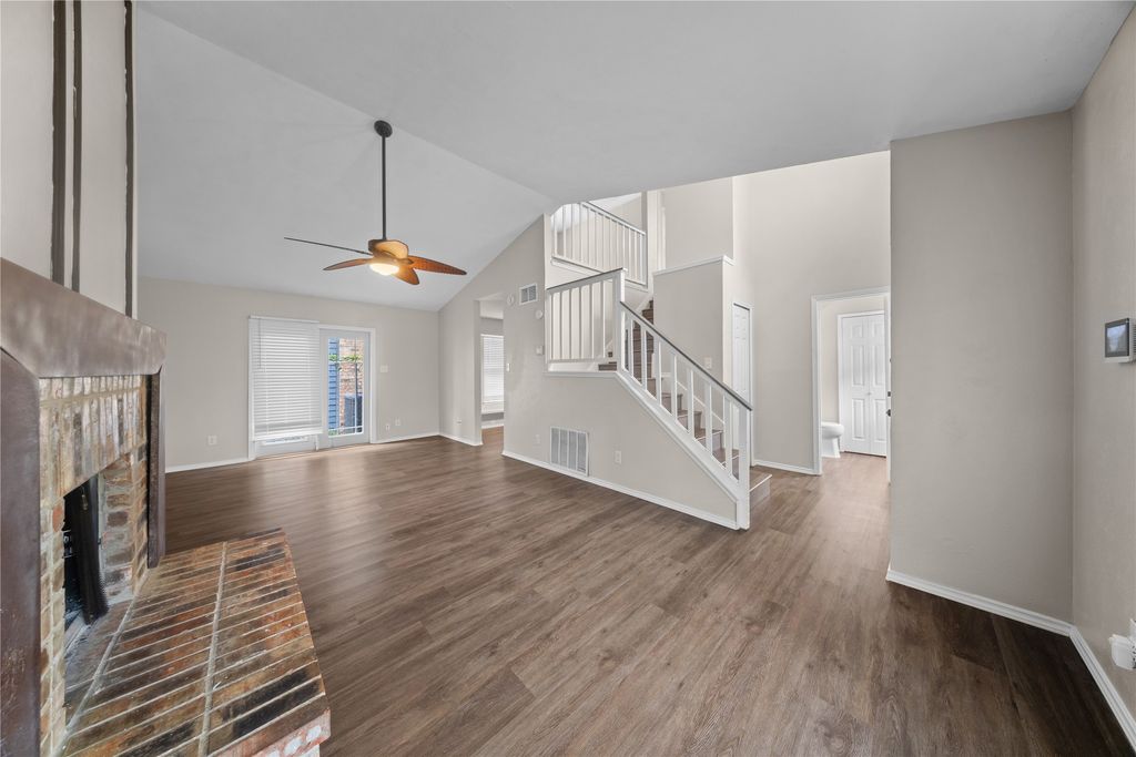 Image 4 of property listing at 11136 Mccree Road, Dallas, TX 75238