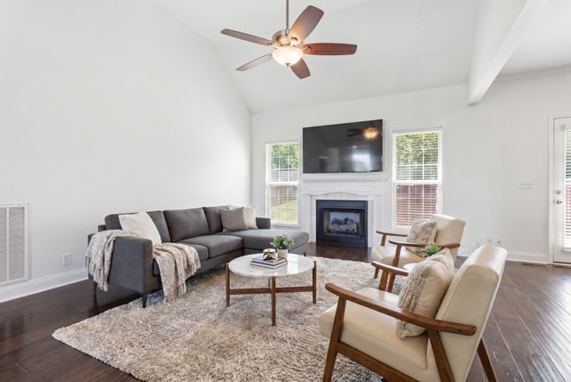 527 Johnstown Dr, Smyrna, TN 37167