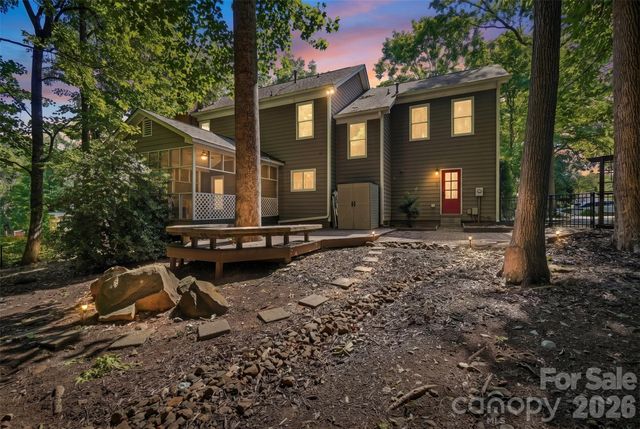 1112 Long Paw Lane, Charlotte, NC 28214