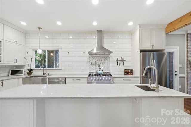 1112 Long Paw Lane, Charlotte, NC 28214
