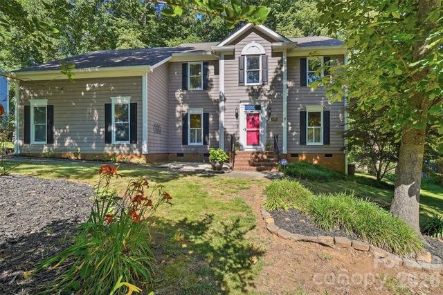 1112 Long Paw Lane, Charlotte, NC 28214