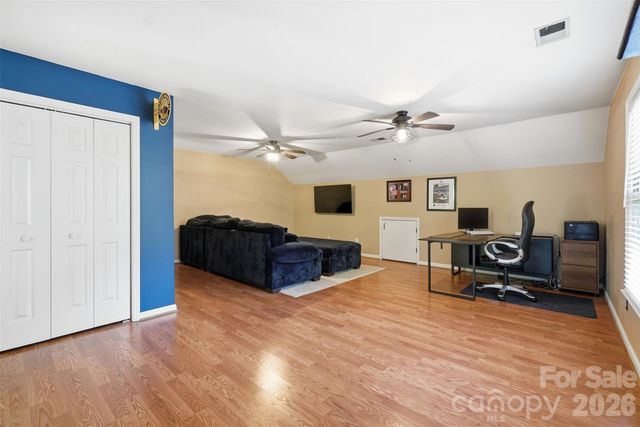 1112 Long Paw Lane, Charlotte, NC 28214