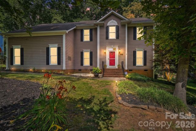 1112 Long Paw Lane, Charlotte, NC 28214