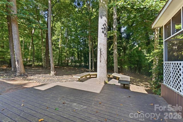 1112 Long Paw Lane, Charlotte, NC 28214