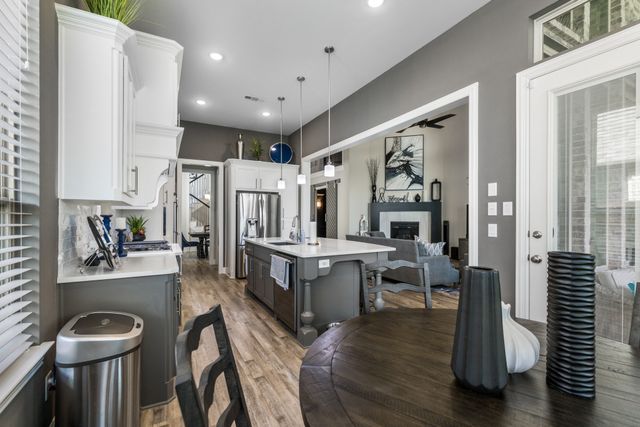 1702 Sycamore Peak Trail, Arlington, TX 76005