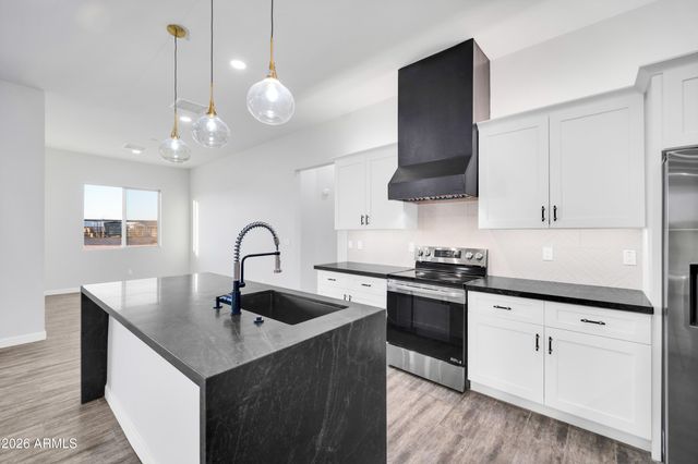 22548 W HUNTINGTON Drive, Buckeye, AZ 85326