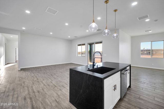 22548 W HUNTINGTON Drive, Buckeye, AZ 85326