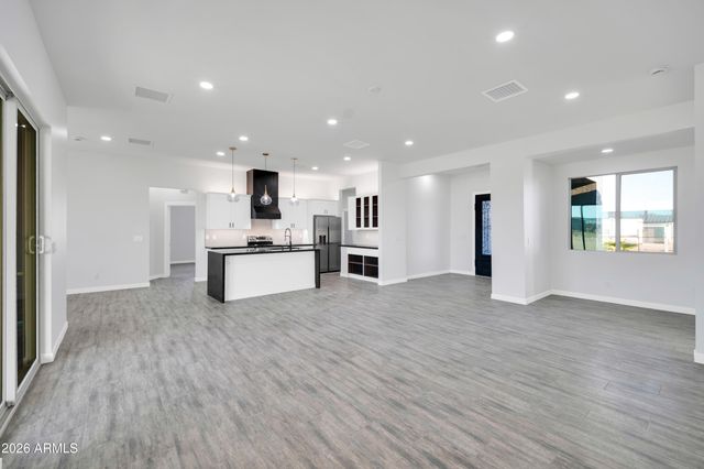 22548 W HUNTINGTON Drive, Buckeye, AZ 85326
