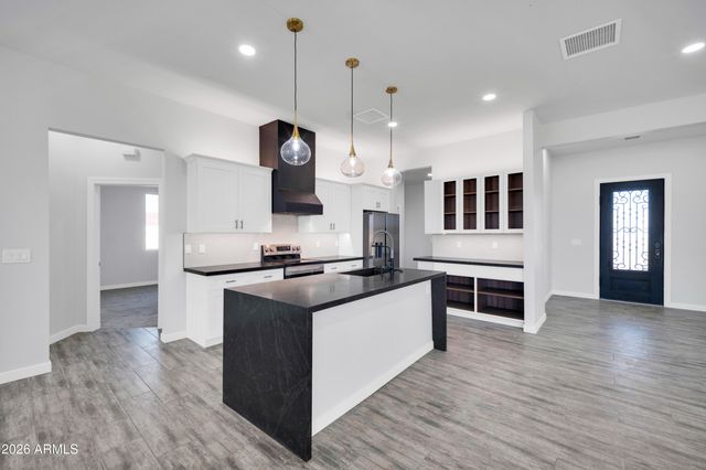 22548 W HUNTINGTON Drive, Buckeye, AZ 85326
