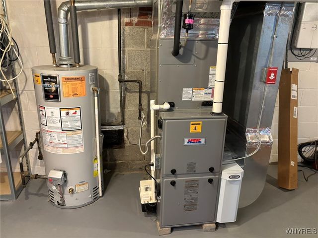 4279 Beach Avenue, Hamburg, NY 14075