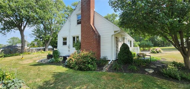 4279 Beach Avenue, Hamburg, NY 14075