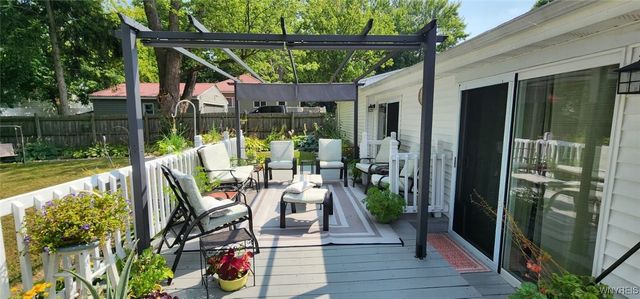 4279 Beach Avenue, Hamburg, NY 14075