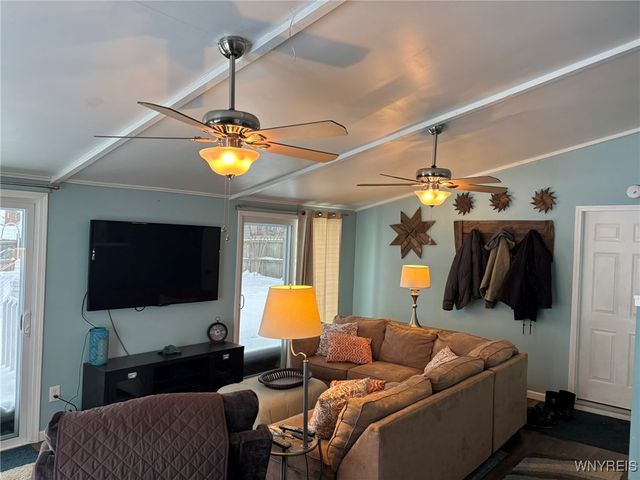 4279 Beach Avenue, Hamburg, NY 14075