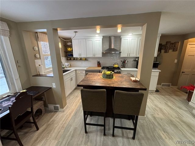 4279 Beach Avenue, Hamburg, NY 14075