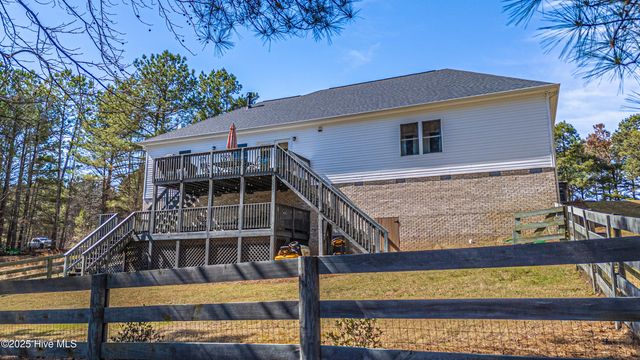 170 Beths Point, West End, NC 27376