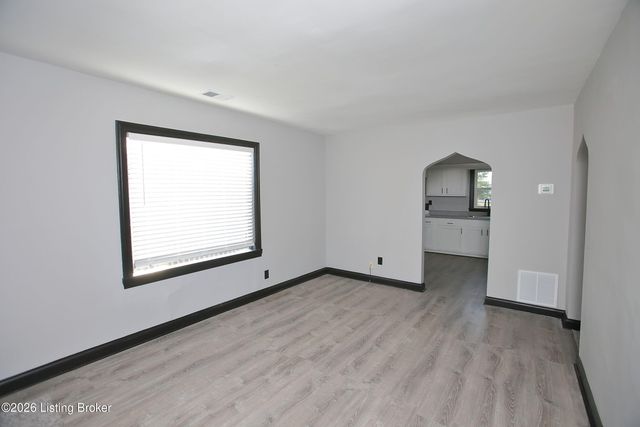 4804 Ranchland Dr, Louisville, KY 40216